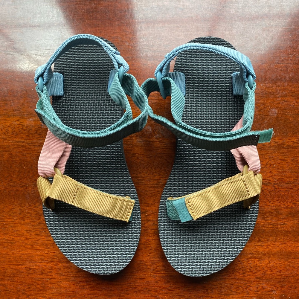 NWB Teva Original Universal Sandals